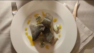 Trota salmonata,patate,sedano rapa marinato al mandarino Verdecrudo